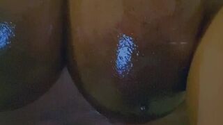 londynnvega predatory panther craves to cum in the process of jerking