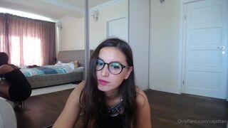 captfran naughty lady jerking off her pussy