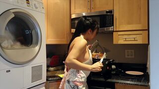 Fucking sexy doll gives her elastic ass