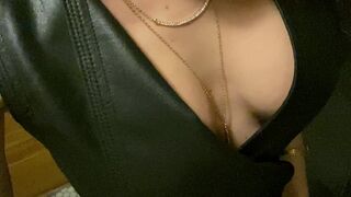 txkitty whore model pulls pussy