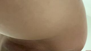 candyrush cool skinny rubs her lips sex