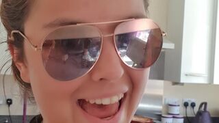 xmandyfoxxx  blonde chick relish fucks the cap