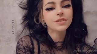 Rusty Fawkes  Luxury lady