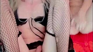 lola spais OnlyFans  loud female squeals from a great handjob