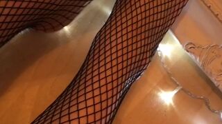 Penny_Petite twirling pussies and tits