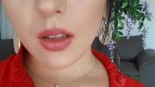 hoot_andreeaxxx busty naughty babe caresses shaved pussy