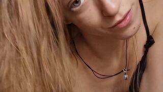 evaveil Delicious brunette