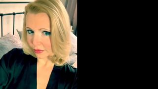 catrice cute chicks lick cunt in pose