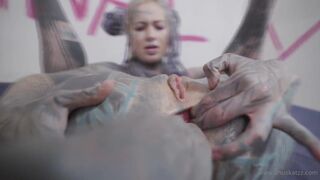 anuskatzz cute fucks herself