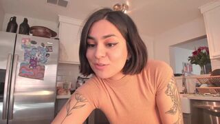 doubedeesarai busty model