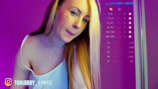 tom_jerry shy babe seduces with big tits