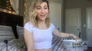 daddysbabybird cool skinny rubs her lips sex