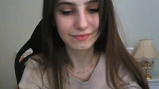 uniwp young girl masturbates lips sex