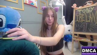 nancycute__ modest model posing in fries