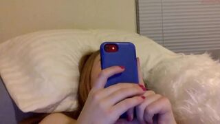 charbaby800 masturbating and playing with her pussy