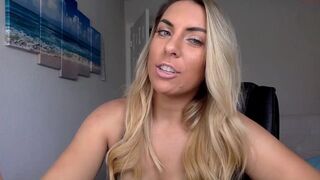 ariannakartel sexy slut exhausting the cap with masturbation