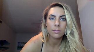 ariannakartel Beauty blonde