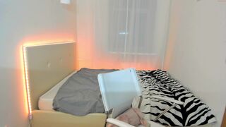 alisaacoy in a new apartment shows a striptease