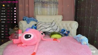 akaya_lin sweet coquette flaunts her body