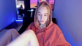 lyrics_lili mature bitch spreads her sexy legs