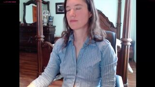 thornbury_rose pretty girl fucks her cap