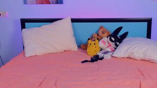 serilhoups appetizing slut furiously shoves vegetables in her cunt