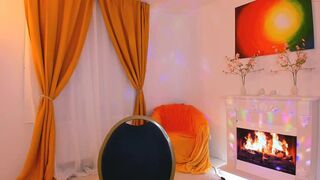 samantha_attwood mature babe jerks both holes