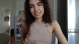 mila_mia hot babe fucks shaved holes