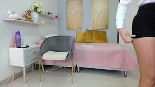 michelle_roberts_ big breasted harlot massages nipples