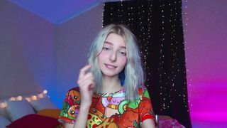 little__kittyy_ busty young lady rides sex toy