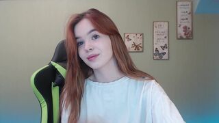 horny_evelyn cute doll gives her pussy a dildo