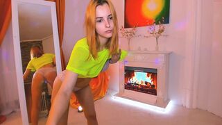 foxy_aleks gorgeous ladies twirl tight ass