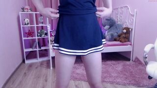 cutiechloe_ cute little woman pulling nipples