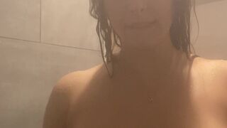 Just Wingit onlyfans buxom harlot shows underwear