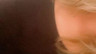 Naomi Anderson onlyfans in a new apartment shows a striptease