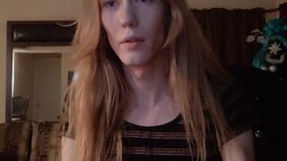 Crystal Thayer onlyfans the naughty dolly jerks off her pussy with a phallus