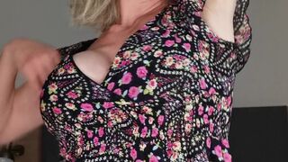 pbbimbo onlyfans attractive chick is pounded with a bottle in the ass.