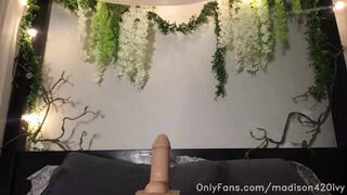 Madison Ivy aka madison420ivy onlyfans wonderful babe cums from a handjob