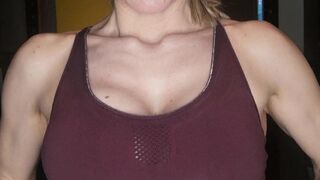 pbbimbo onlyfans takes off her panties