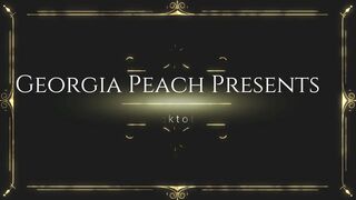 paypeaches bitch with huge booty caresses hairy cunt