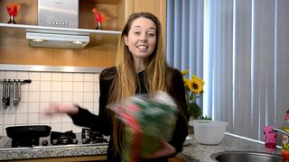 veronagymnast_ crazy chick caresses shaved cunt