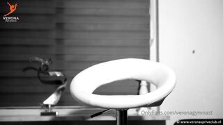 veronagymnast_ big boobed chick jerking off her cunt