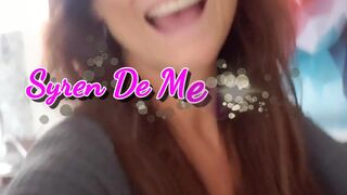 Syren De Mer onlyfans front seat thinks