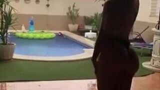 Paola_Skye onlyfans cute girl caresses her charms