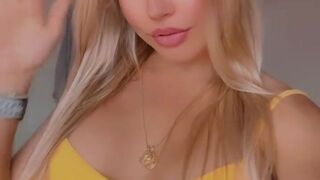 Paola_Skye onlyfans naughty  girl  fingering vagina in the shower