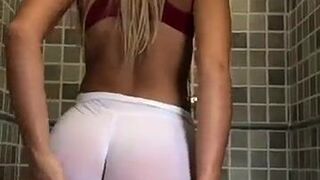 Paola_Skye onlyfans young bitch masturbates pussy