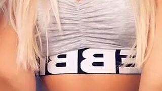 Paola_Skye onlyfans recording from the  private e chat brunette