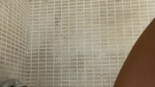 Paola_Skye onlyfans full skin pulls the cap with a phallus