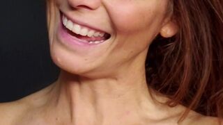 Syren De Mer onlyfans slutty female gently pulls pussy