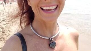 Syren De Mer onlyfans gorgeous way demonstrates big tits